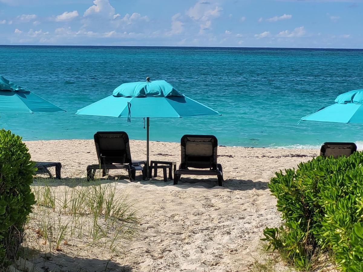 Sibonne Beach Hotel Grace Bay Bagian luar foto