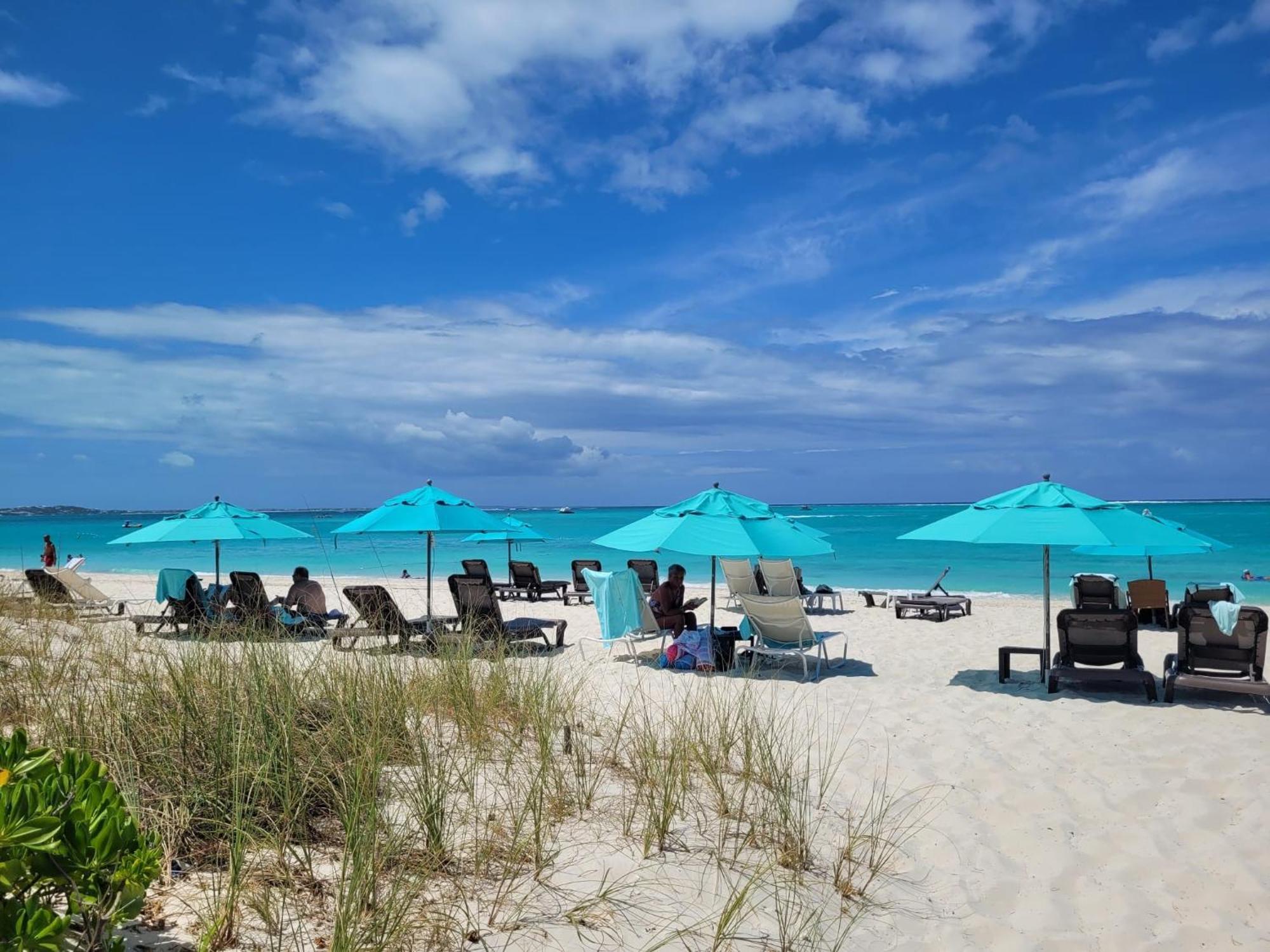 Sibonne Beach Hotel Grace Bay Bagian luar foto
