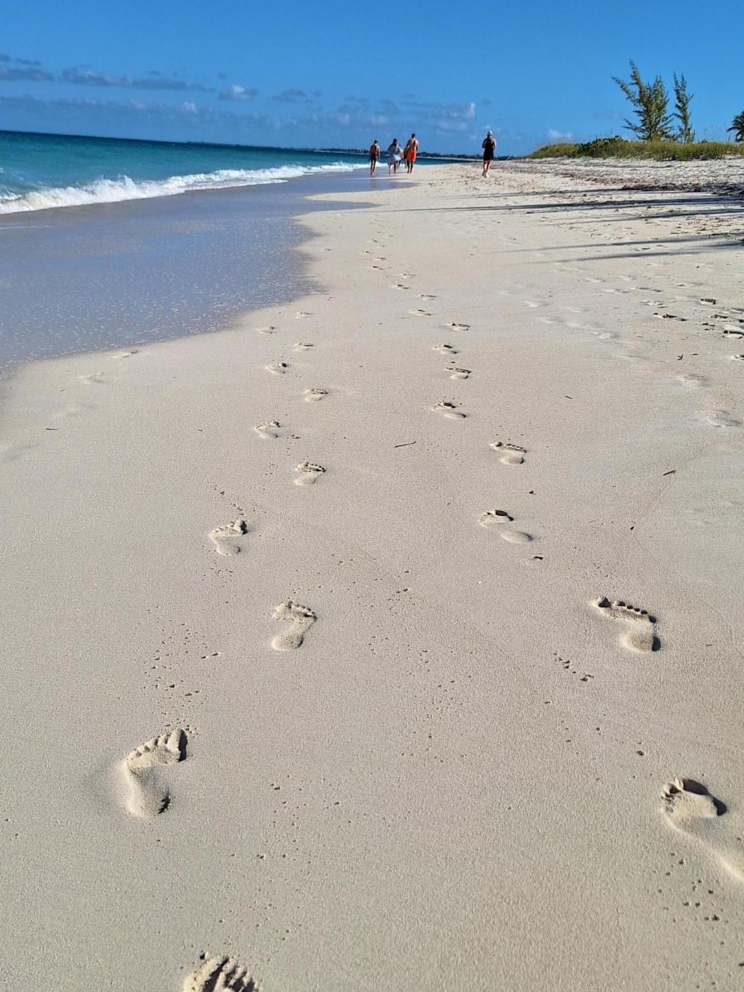 Sibonne Beach Hotel Grace Bay Bagian luar foto