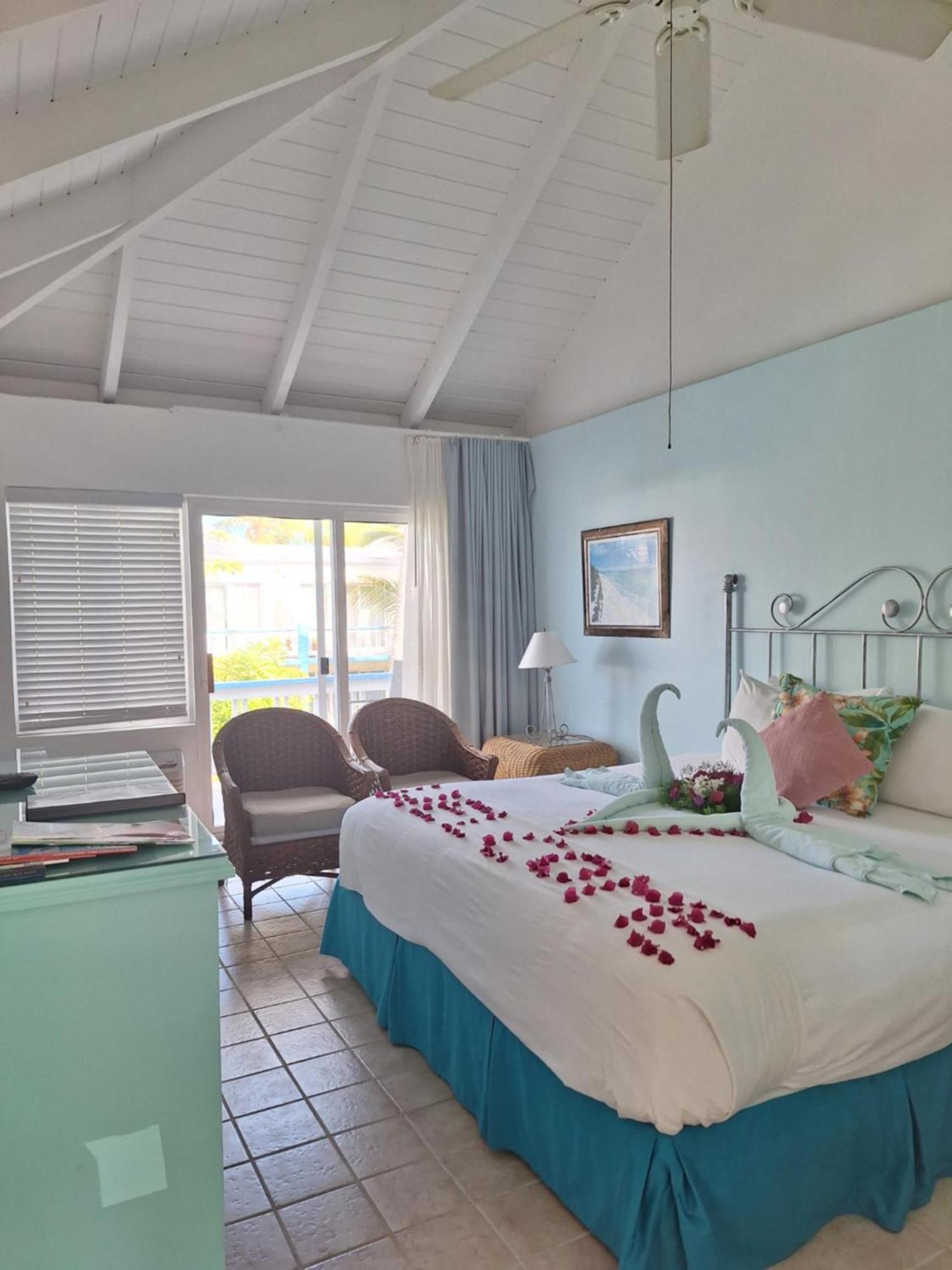 Sibonne Beach Hotel Grace Bay Bagian luar foto