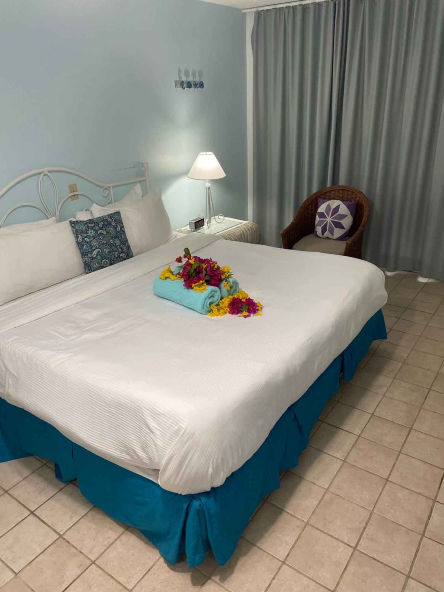 Sibonne Beach Hotel Grace Bay Bagian luar foto