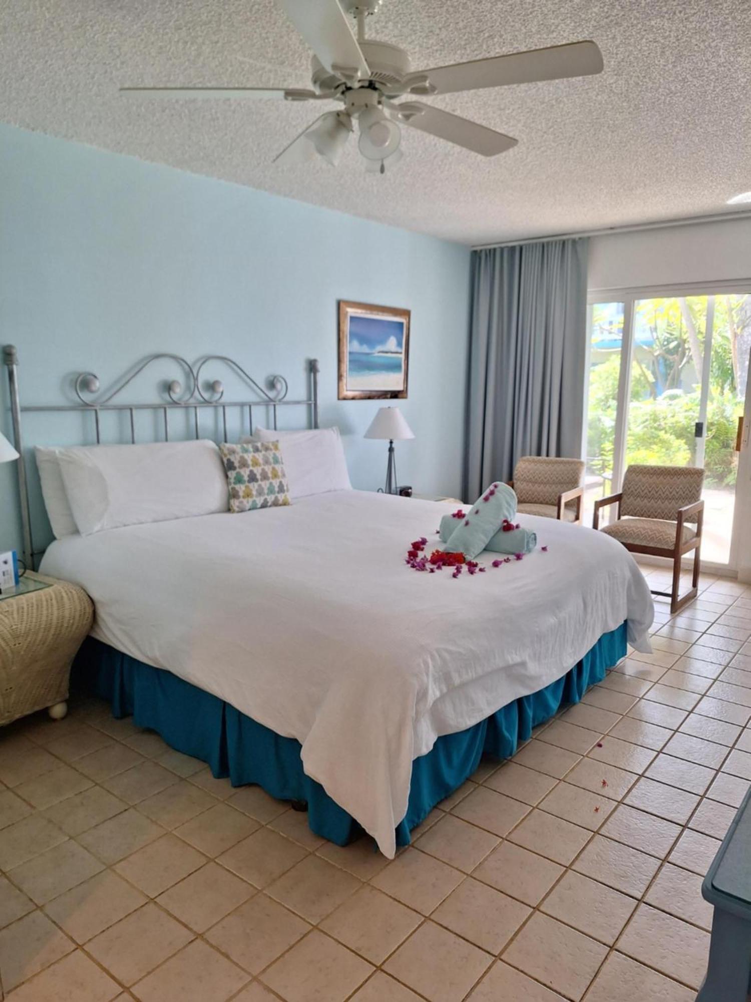 Sibonne Beach Hotel Grace Bay Bagian luar foto