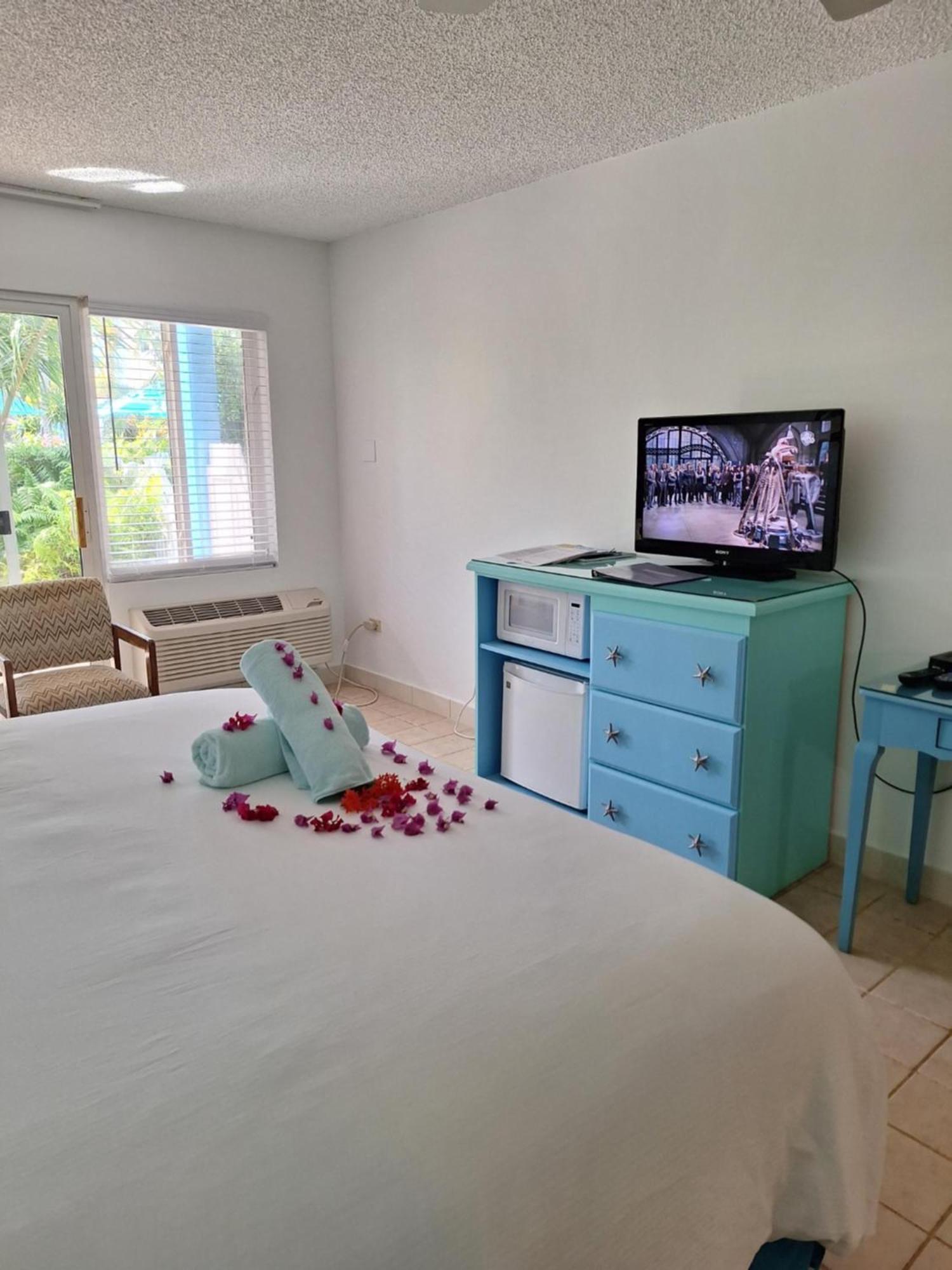 Sibonne Beach Hotel Grace Bay Bagian luar foto